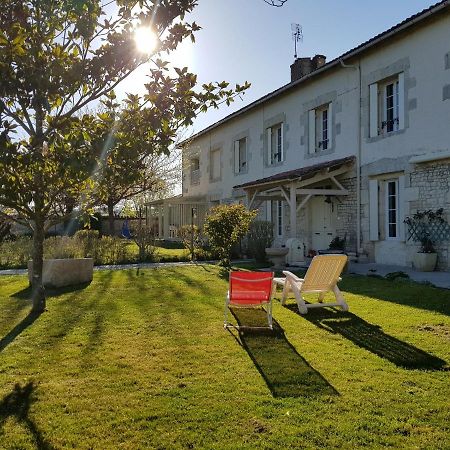 Domaine De Pelouaille - Chambre D'Hotes Saint-Jean-d'Angely Ngoại thất bức ảnh